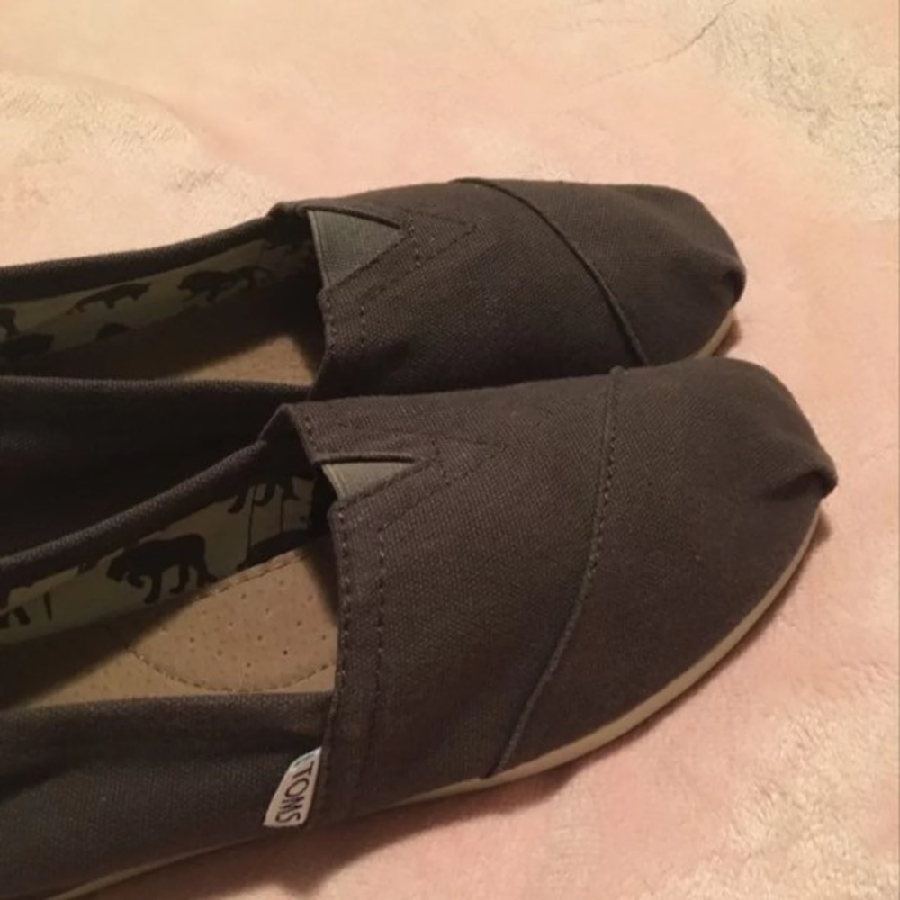 Toms brown shoes